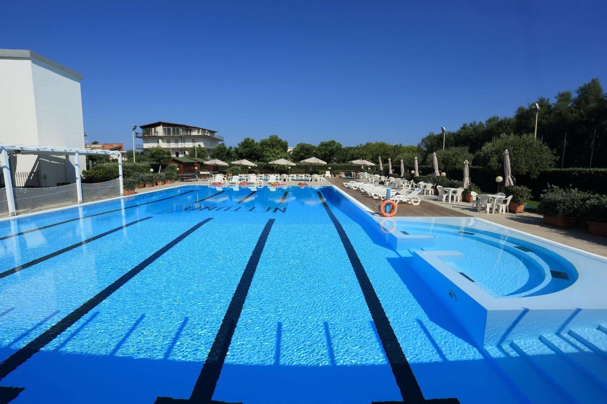 Nettuno Resort 카포오를란도 외부 사진